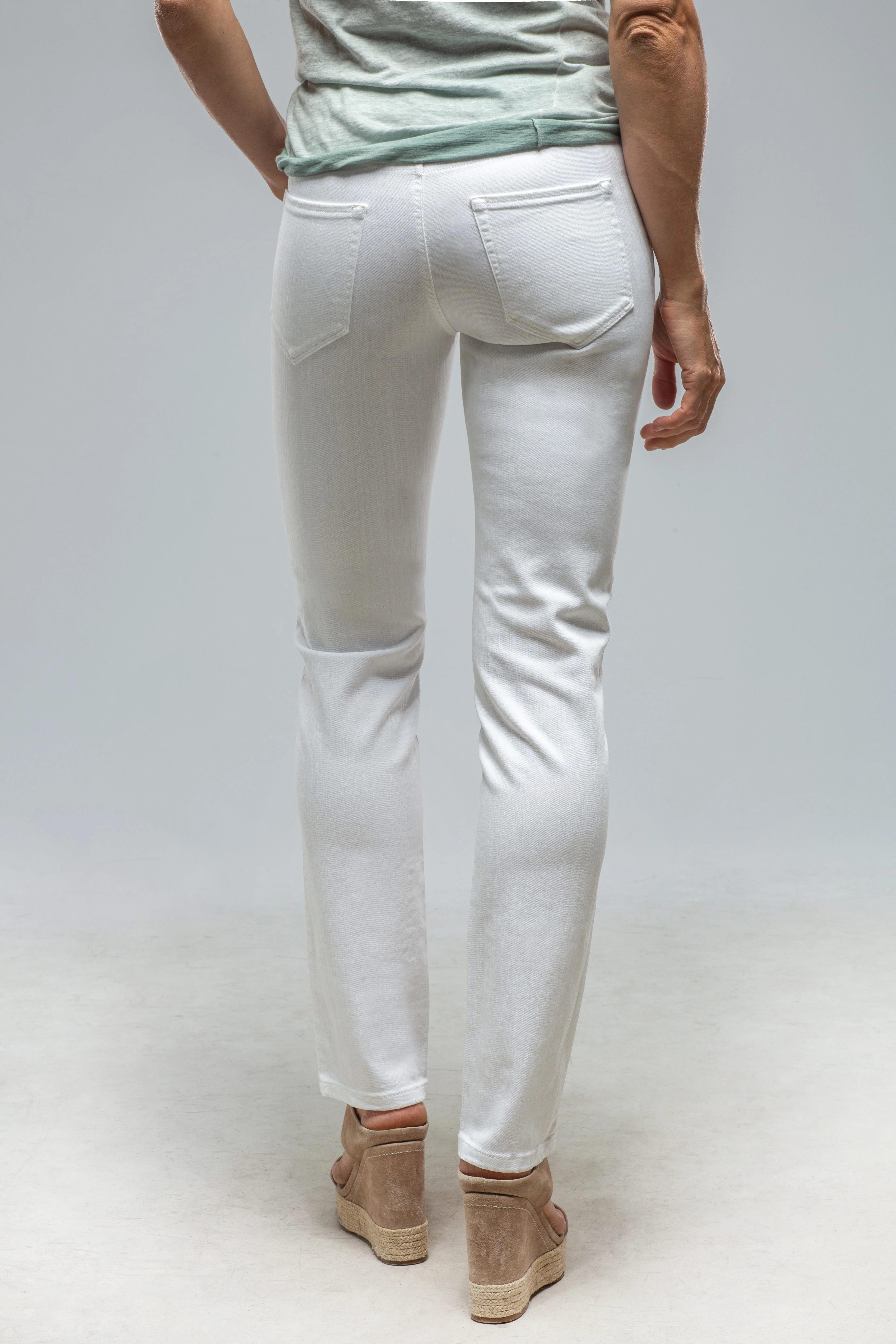 Jonesy Straight Cropped Jean In White - Image 3